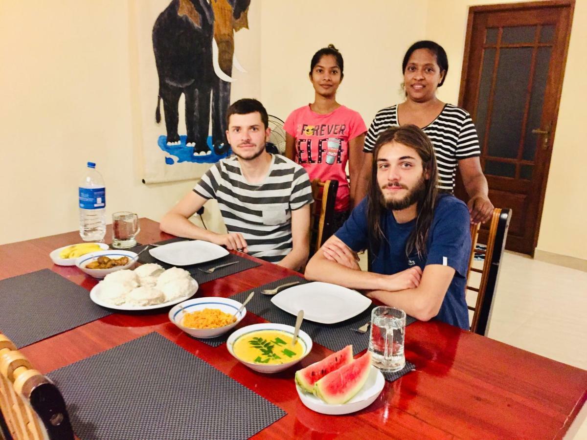 Sweet Home Tourist Rest, Cooking Classes & Tours Anuradhapura Exterior foto